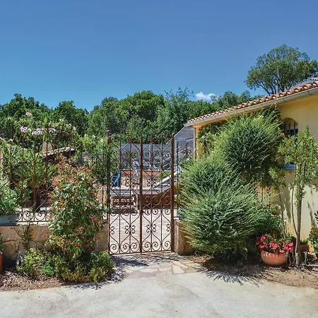 Three-bedroom In S. Lucie De Porto Vec. شقة